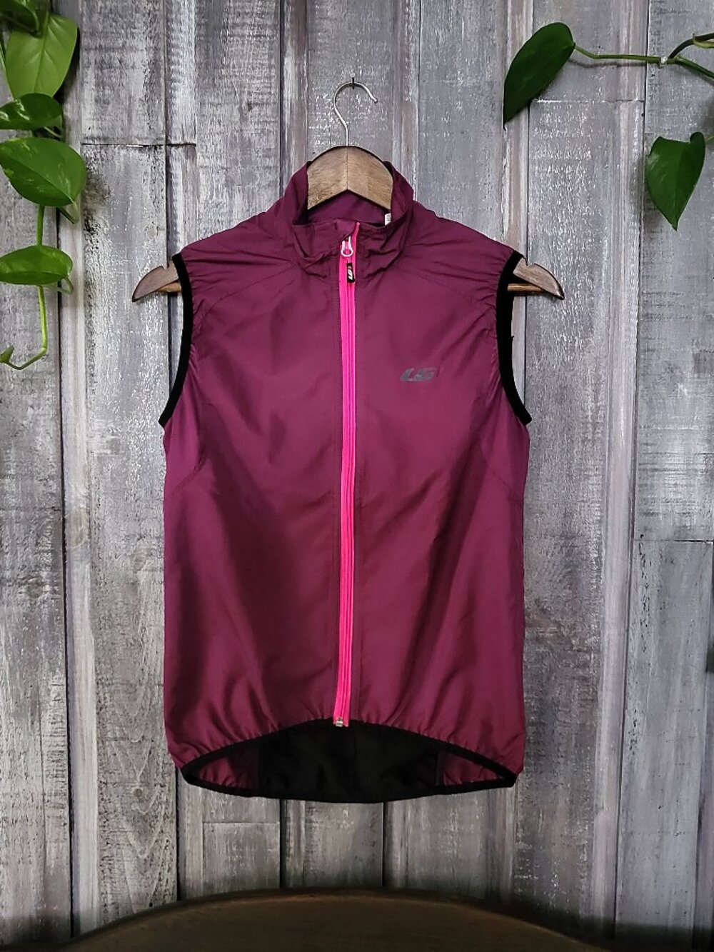Louis Garneau Pink Fuchsia Mesh Cycling Vest Women M